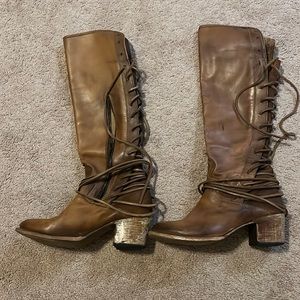 Freebird by Steve Madden lace up boots